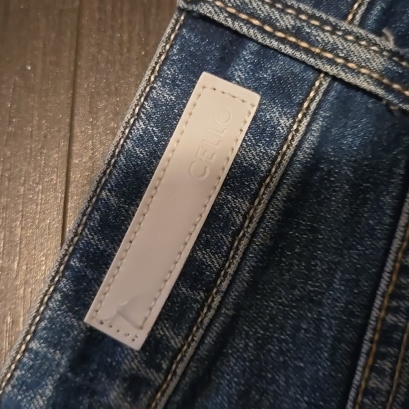 Blue jeans with light blue sides - Picture 5 of 7